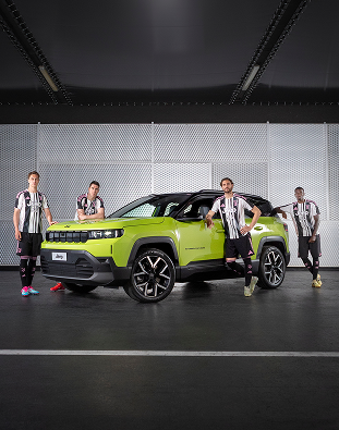 8,4’’ UCONNECT™ NAV